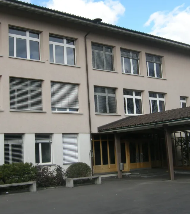 Schulhaus Feld Thalwil