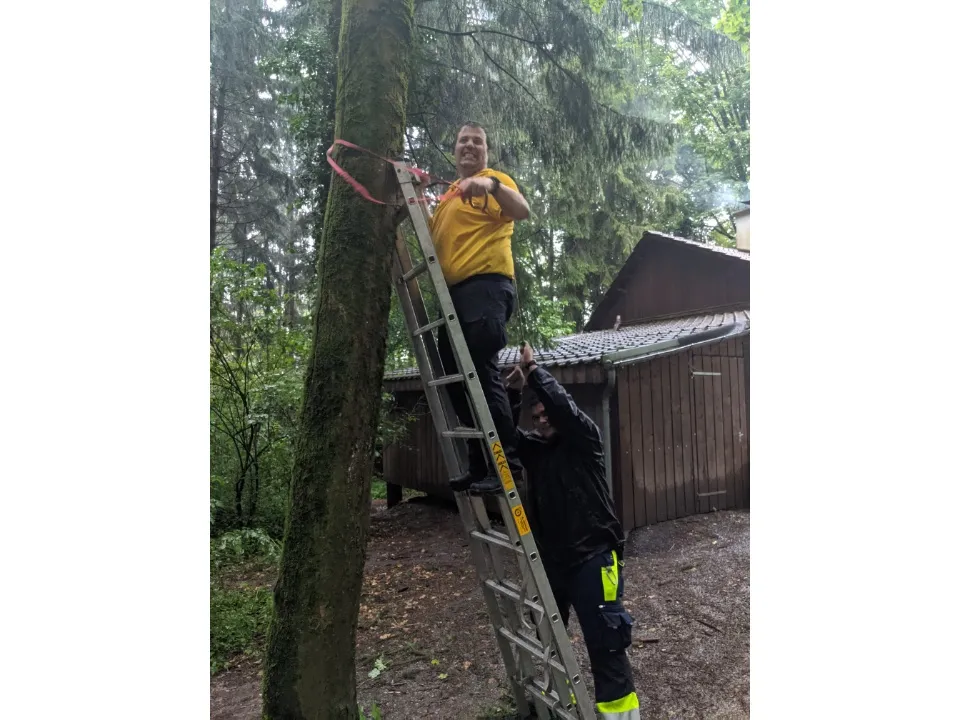 Montage des Unterstandes